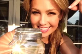 Cô ca sĩ cắt bỏ xương sườn để có vòng eo thon gọn