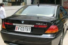Trung Quốc: Quân đội không được đi Bentley, Porsche, BMW...
