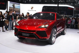 SUV đầu tiên của Lamborghini bán ra vào năm 2017