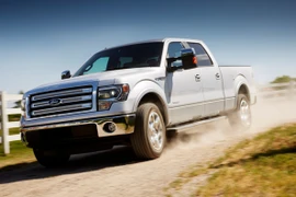 Top 10 xe hơi bán chạy nhất tháng 4/2013