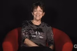 Lộ diện người phụ nữ nói giọng Siri trên iPhone