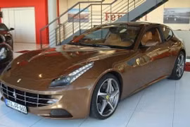 Siêu xe Ferrari “biến thành” thanh chocolate ngọt ngào 