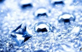 Nuốt hơn 200 viên kim cương vào bụng để buôn lậu