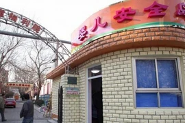 Trung Quốc mở nhà chứa trẻ cho phép bố mẹ bỏ rơi con 