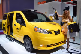 Nissan giới thiệu “Taxi của Tương lai” tại Paris Motor Show
