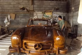 Ngỡ ngàng trước Mercedes-Benz 300 SL bằng gỗ cực tinh xảo 