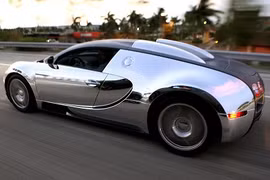 "Lóa mắt" với Bugatti Veyron mạ chrome sáng bóng của Flo Rida