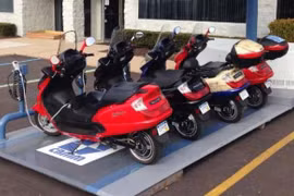 Phát minh mới: Sạc xe điện bằng năng lượng mặt trời