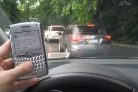 Blackberry gặp sự cố, tai nạn giao thông giảm kinh ngạc