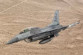 Mỹ tạm ngừng sử dụng 82 phi cơ F-16D Fighting Falcons 