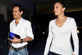 J.Lo bối rối khi gặp lại chồng cũ