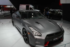 Xế sang Nissan GT-R Nismo xuất hiện bất ngờ ở Los Angeles Auto Show 
