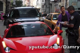 Hậu quả khi "thiếu gia" chẹt chân cảnh sát