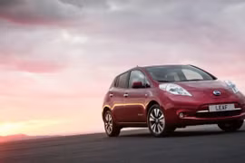 Nissan Leaf 2015 được bổ sung thêm nhiều tính năng mới 