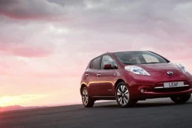 Nissan Leaf 2015 được bổ sung thêm nhiều tính năng mới 