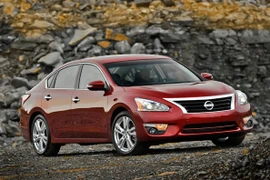 Nissan Altima 2014 có giá từ 22.650 USD