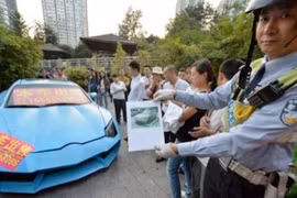 Cảnh sát Trung Quốc bắt được siêu xe Lamborghini hàng nhái