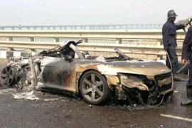 Audi R8 bốc cháy tại Mumbai