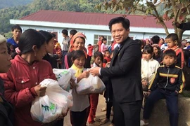 Tết ấm áp đến sớm trong giá lạnh ở Pa Ủ