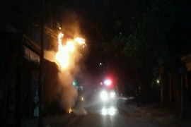 Cột điện bỗng nhiên phát hỏa