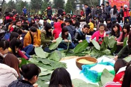 Gói 2.000 bánh chưng xanh tặng người nghèo ăn Tết