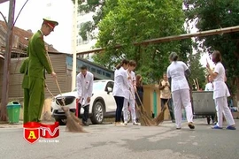 Bệnh viện Việt Đức phát động phong trào ra quân giữ gìn vệ sinh môi trường 