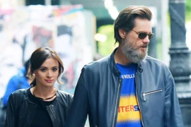 Cô bồ trẻ của tài tử Jim Carrey bất ngờ tự tử