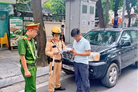 Công khai số điện thoại di động của 19 đồng chí Đội trưởng các đội công tác thuộc Phòng CSGT Công an Hà Nội