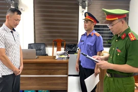 Bắt ‘nhân vật đặc biệt’ trong đường dây khai thác trái phép hơn 12.000 m3 cát 