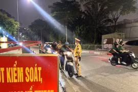 Gặp lại bạn cũ, tài xế... vi phạm nồng độ cồn kịch khung