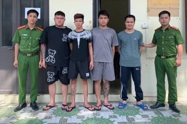 Bắt chủ cùng 3 nhân viên quán karaoke ‘Nam Huyền’ về các tội 'Giữ người trái pháp luật' và 'Cướp tài sản'