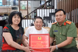 Lãnh đạo CATP Hà Nội thăm hỏi, tri ân gia đình liệt sỹ Dương Xuân Ngô