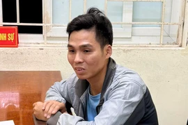 Tạm giữ tài xế liều lĩnh lao phương tiện vào lực lượng Công an