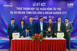 Lễ ký kết hợp tác Dream Lands - Ngân hàng MB