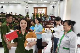 Những giọt máu nghĩa tình của cán bộ, chiến sỹ Trại tạm giam số 2