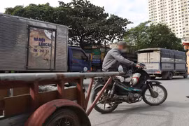 Xử phạt 243 trường hợp xe ba bánh tự chế, xe chở hàng cồng kềnh