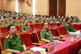 Trung tướng Nguyễn Thanh Tùng cùng hơn 2.500 cán bộ, chiến sỹ Công an Hà Nội dự hội nghị trực tuyến toàn quốc, quán triệt 2 Nghị quyết quan trọng của Bộ Chính trị