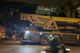 Xử phạt cá nhân trong vụ xe đầu kéo chở nhà lắp ghép bất ngờ rơi xuống đường