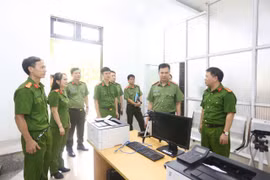 Không ngắt quãng công việc, nêu cao tinh thần đoàn kết phục vụ nhân dân tốt nhất