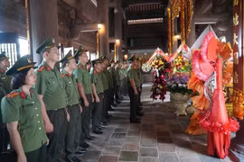 Hoạt động nghĩa tình của Phòng Tham mưu CATP Hà Nội 