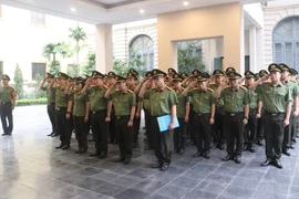 Phòng Tham mưu CATP tổ chức Lễ dâng hương tại Đài tưởng niệm các Anh hùng liệt sỹ Công an thành phố Hà Nội