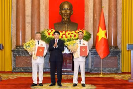 Chủ tịch nước trao Quyết định thăng quân hàm đối với sĩ quan cao cấp Quân đội và Công an