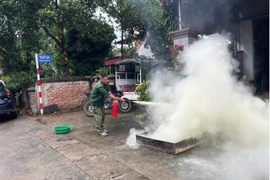 Thực tập phương án chữa cháy và cứu nạn, cứu hộ tại khu dân cư thôn Thanh Vị 