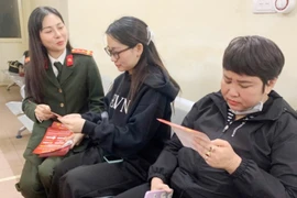 Cán bộ chiến sỹ Công an Hà Nội tận tình cấp phiếu lý lịch tư pháp phục vụ nhân dân 