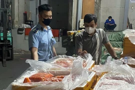 Phát hiện hơn 7 tấn nội tạng động vật ‘trôi nổi’ trong… kho đông lạnh tại Ngọc Hồi