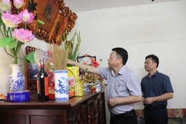 Luôn khắc ghi công lao, sự hy sinh anh dũng của các liệt sỹ trong sự nghiệp bảo vệ Tổ quốc