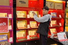 Chiêu rút ruột hàng loạt chiếc máy tính xách tay của nam nhân viên kinh doanh 