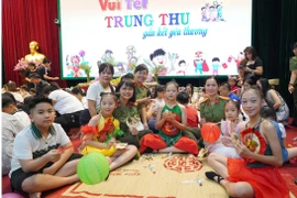 Vui Trung thu – Gắn kết yêu thương” cùng con em cán bộ, chiến sĩ Công an Thủ đô