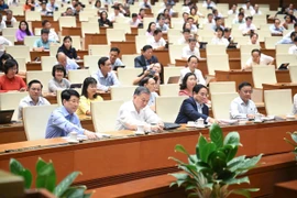 100% Đại biểu Quốc hội tham gia biểu quyết đồng ý thông qua Nghị quyết lịch sử về sửa đổi Hiến pháp 2013