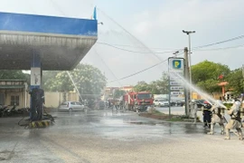 Thực tập phương án chữa cháy và cứu nạn cứu hộ tại cửa hàng xăng dầu trên địa bàn thị xã Sơn Tây